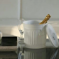 Jinfa 1 Retrodesign Metalleimer Mit Griffen Und Deckel + 50 Müllbeutel | Mattweiß| 18L 15 Jinfa 1 Retrodesign Metalleimer Mit Griffen Und Deckel + 50 Müllbeutel | Mattweiß| 18L -Sauber Lieferungen Geschäft b5b2df09 8b58 4474 b0a4 054c992a415f